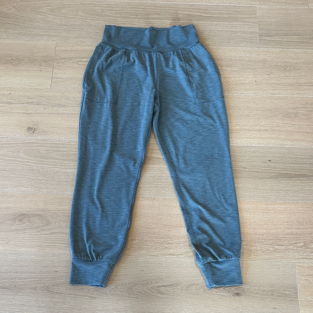 Athleta Salutation Jogger pant